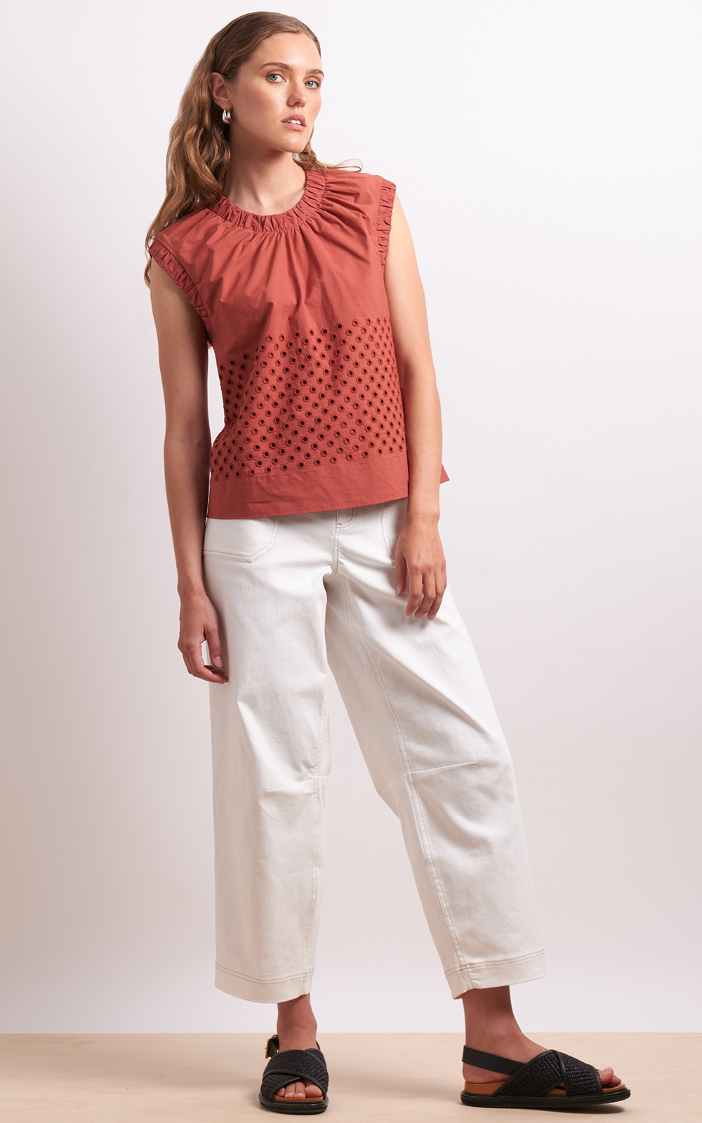On The Curve Jean product photo.