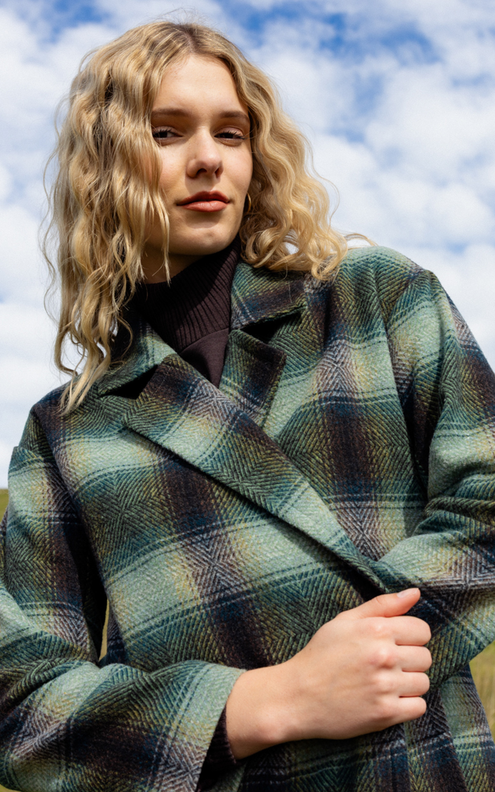 Saxon Coat product photo.