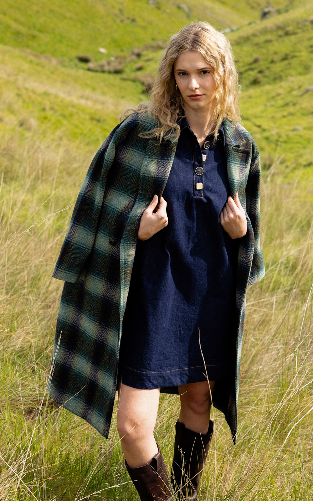 Saxon Coat product photo.