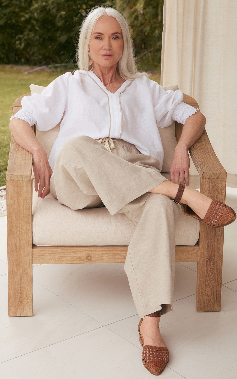 Danny Linen Blouse product photo.