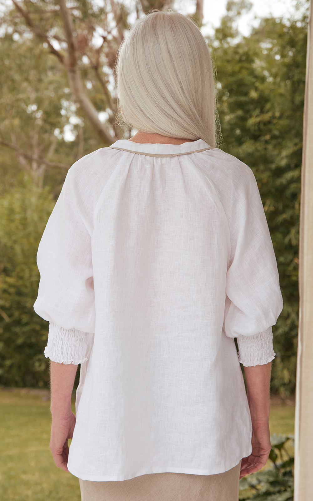 Danny Linen Blouse product photo.