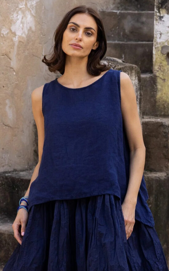 Taji Top Linen product photo.
