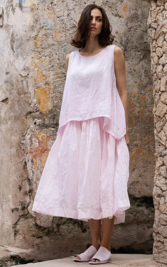 Taji Top Linen product photo.