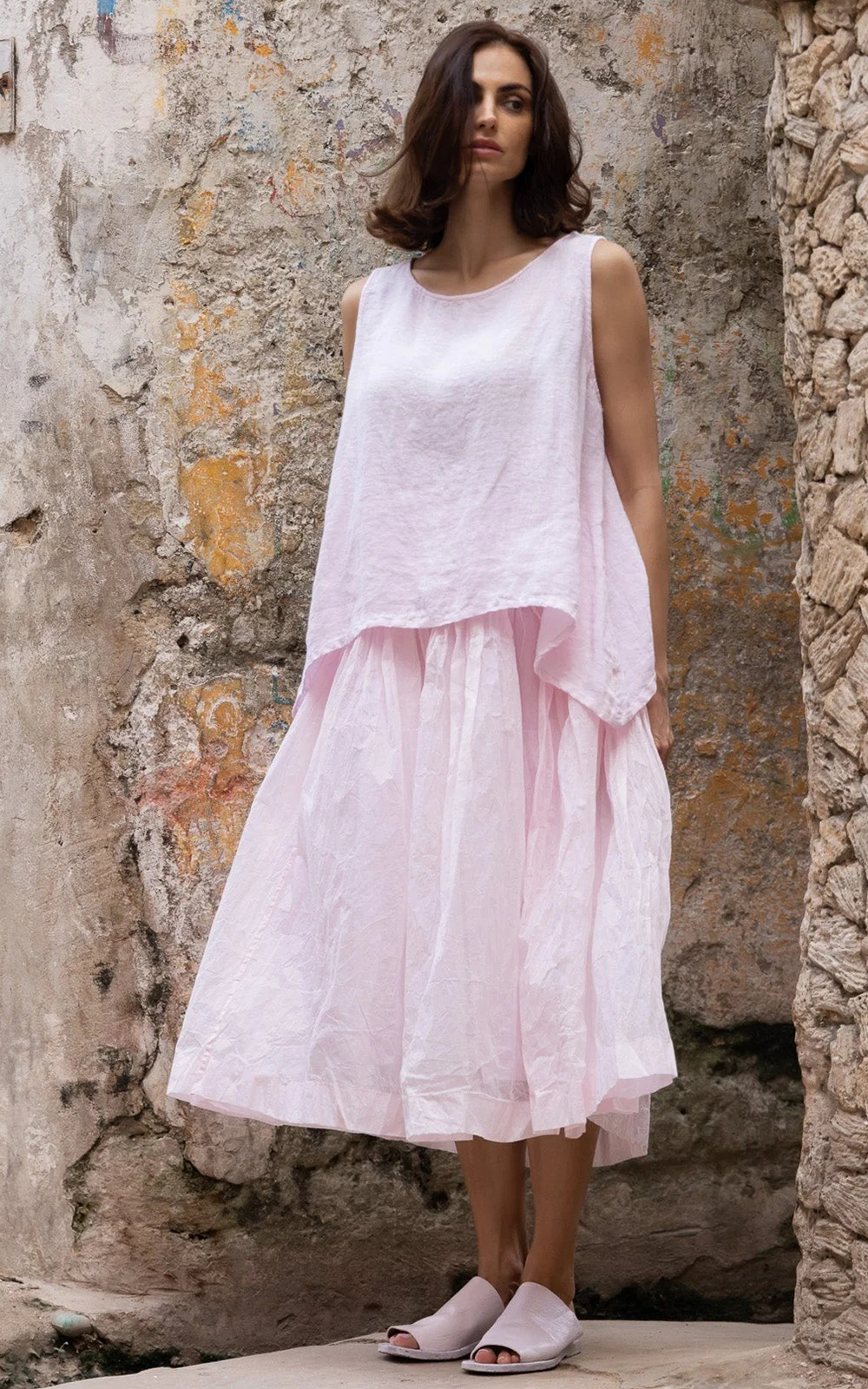 Taji Top Linen product photo.