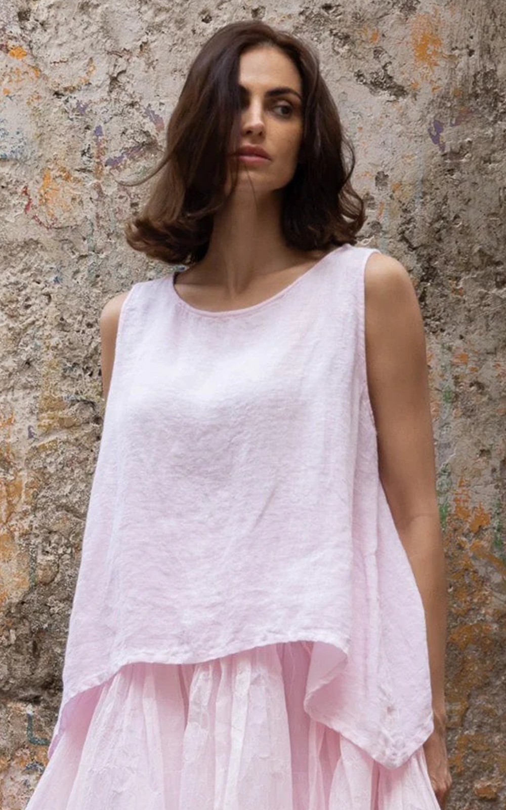 Taji Top Linen product photo.