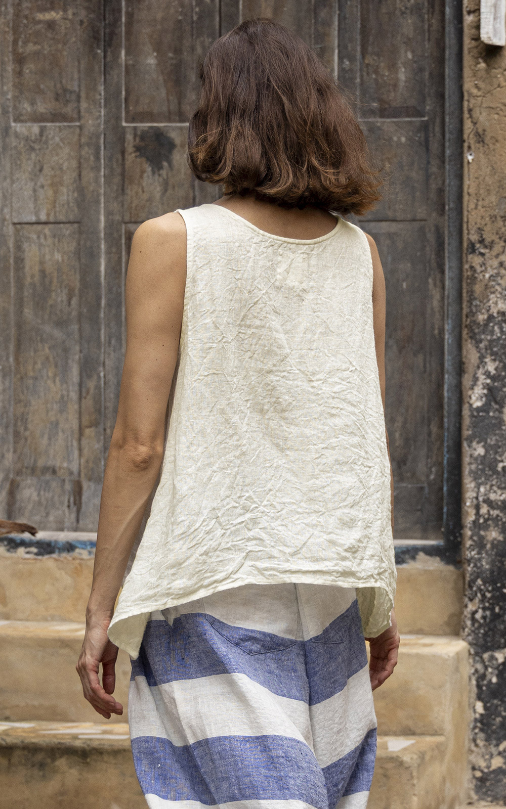 Taji Top Linen product photo.