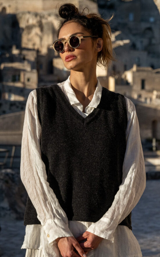 Tanja Vest In Wool  product photo.
