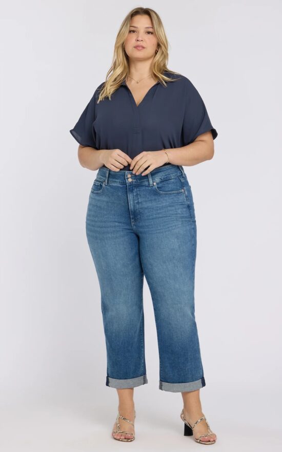Womens Bailey Hi-rise Relaxed Straight Crop Jean product photo.