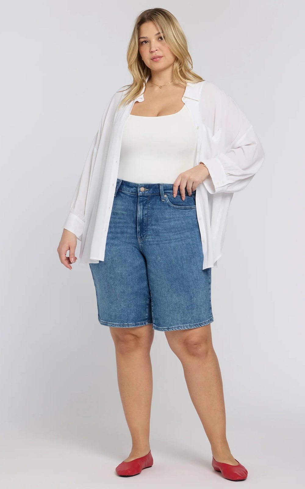 Womens Lilly Shorts product photo.