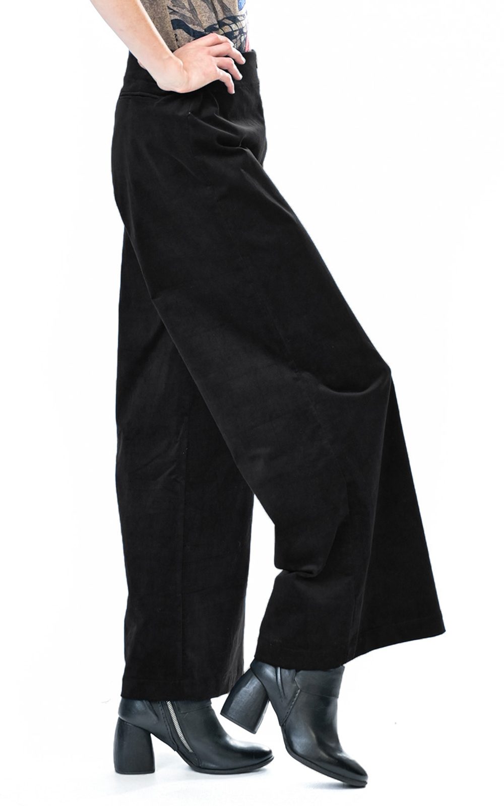 Theo Zurich Pant product photo.
